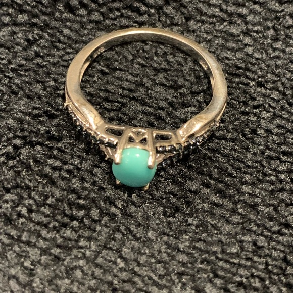 Turqouise w/small Sapphire Silver 925 Ring size(7) - Picture 4 of 4
